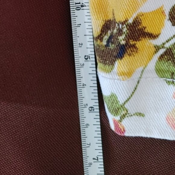 Gloria Vanderbilt Floral Bermuda Shorts White Red Size 8 - Picture 7 of 7